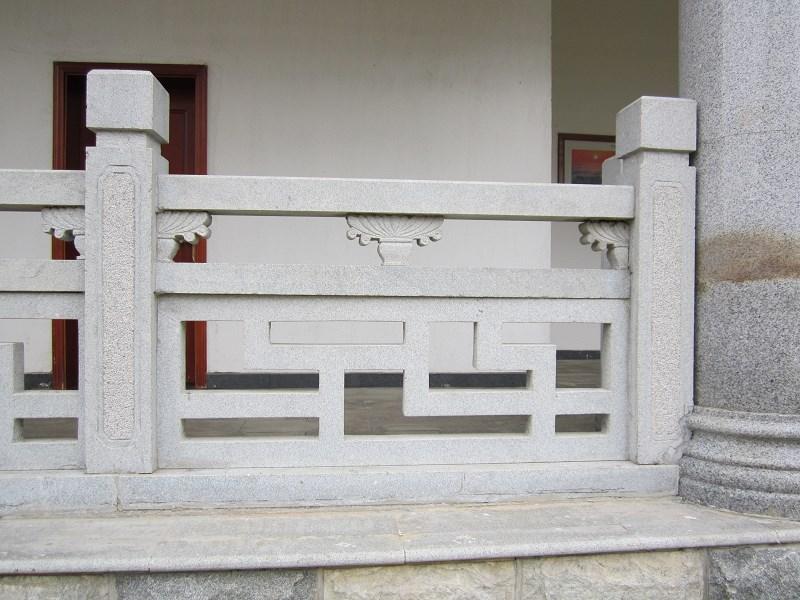 �人ʯ������