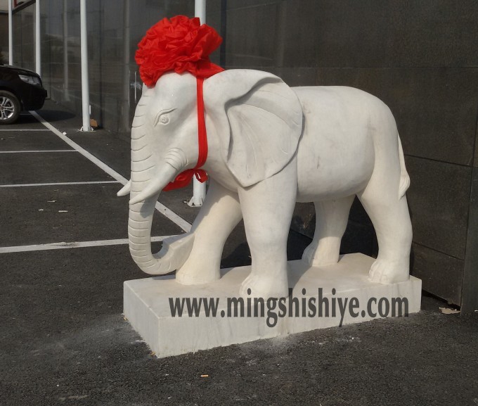 �人��ʯ��