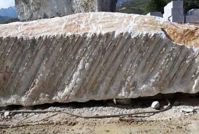 ��ɳʯ����Ȫ